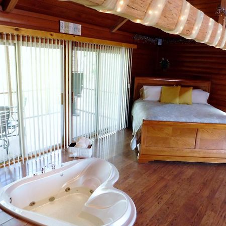 Serenity Springs - Michigan City 호텔 Springfield 외부 사진