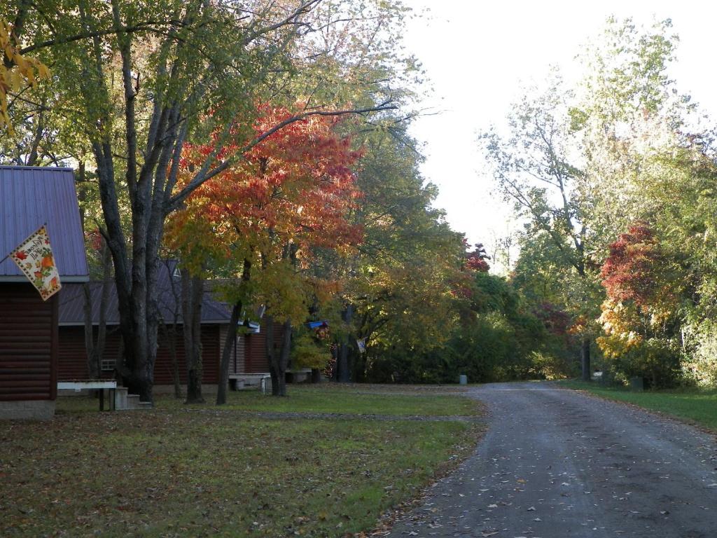 Serenity Springs - Michigan City 호텔 Springfield 외부 사진