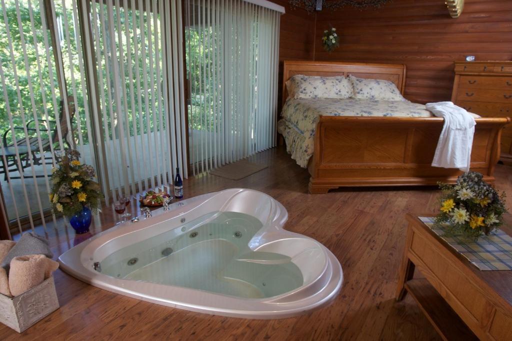 Serenity Springs - Michigan City 호텔 Springfield 객실 사진